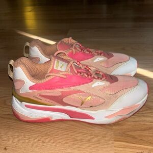 PUMA Glowing Pink Fast Fireworks Running Sneakers Women’s sz 7